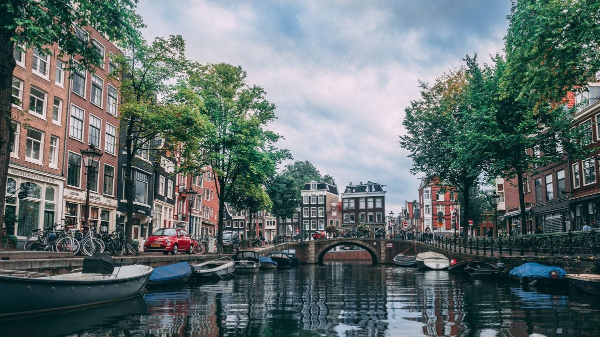 20 Popular Employee Benefits in the Netherlands [2024 Guide]